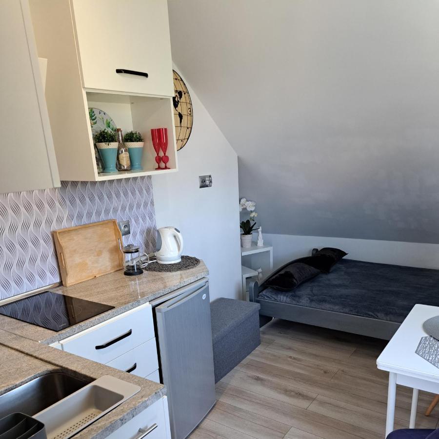 Maly Apartamencik Teo Rewal Exterior foto